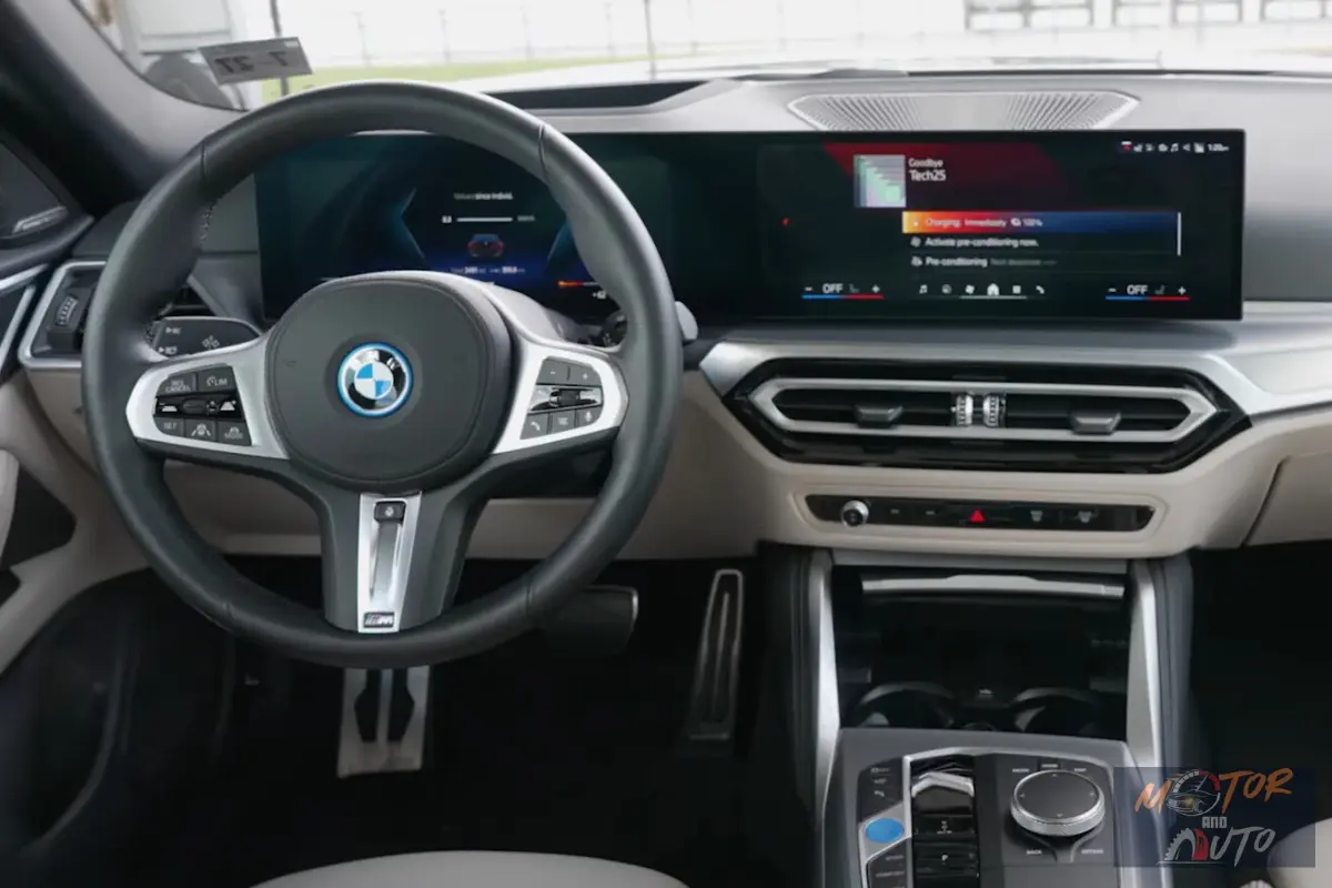 2024 BMW i4 Gran Coupé Dashboard en Middelconsole