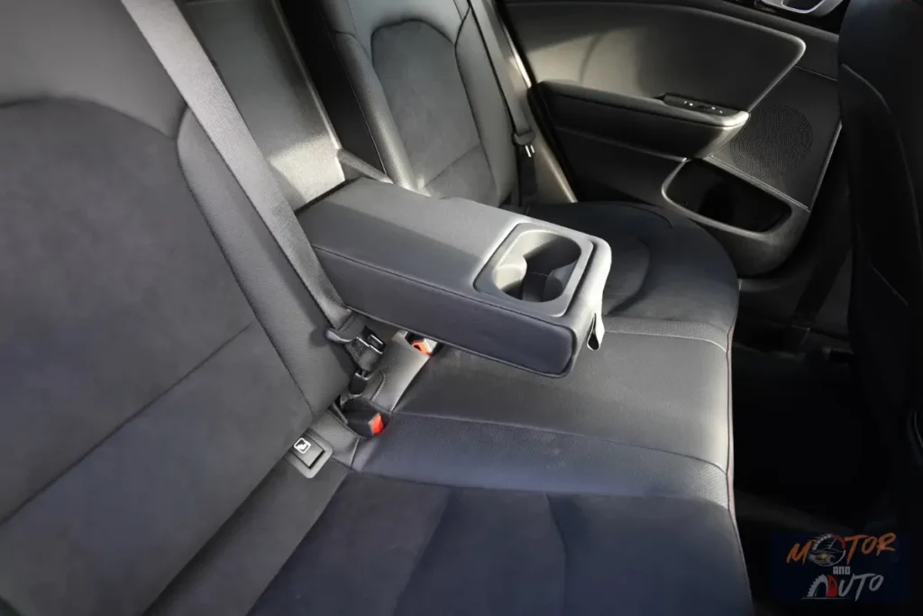 Kia ProCeed Achterstoelen armleuningen met bekerhouders