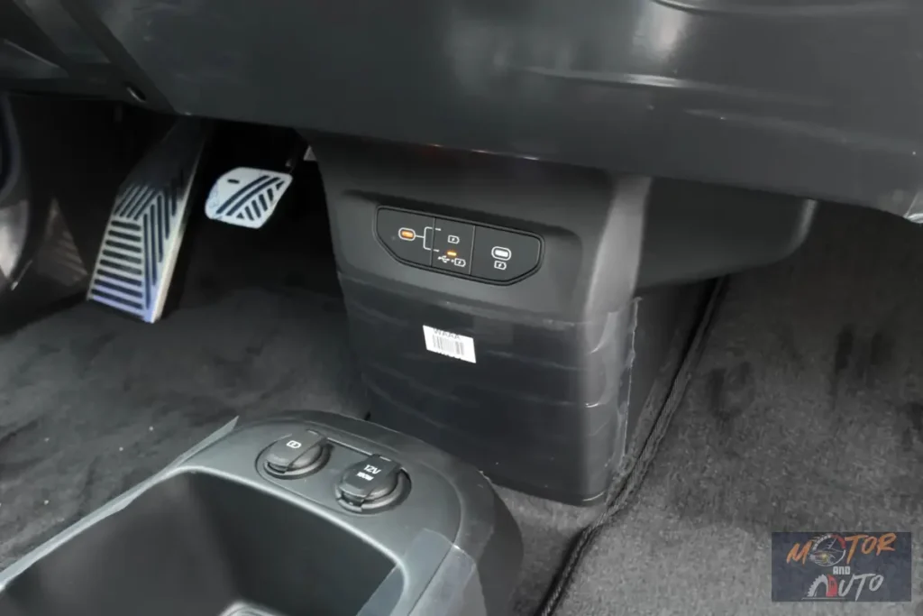 Kia EV6 Oplaadpunten onder het middenconsole