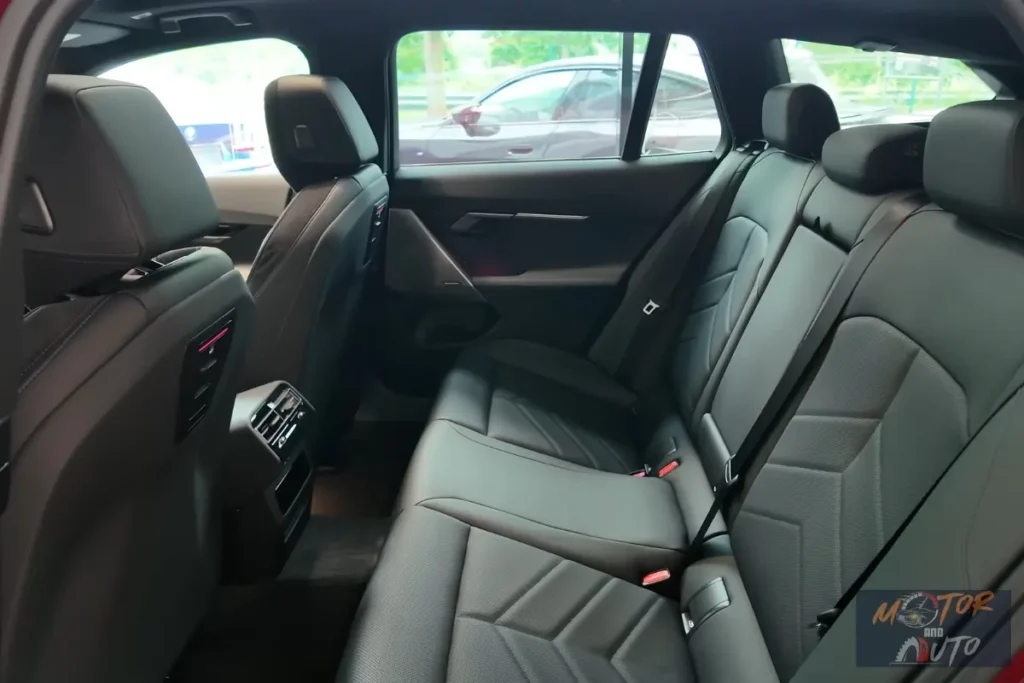 2024 BMW i5 Touring Achterbank