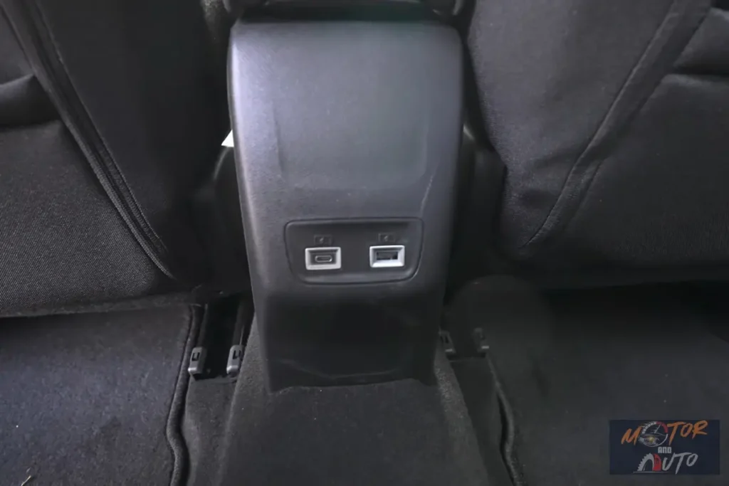 Peugeot 208 USB Oplaadpoorten