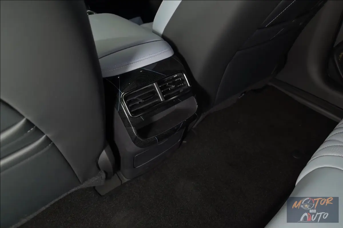 2025 BYD SEAL Luchtroosters Achter