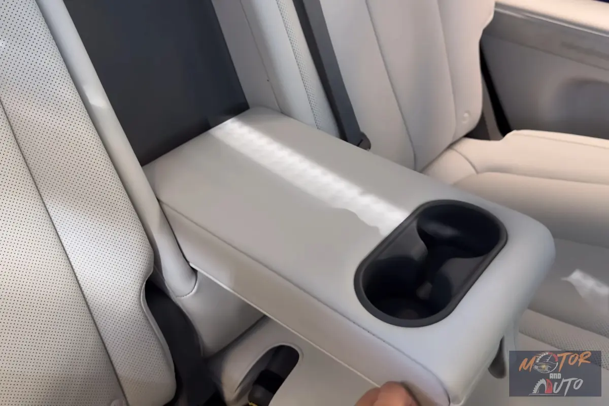 2025 Hyundai Ioniq 5 Achterstoelen Armleuning met Bekerhouders