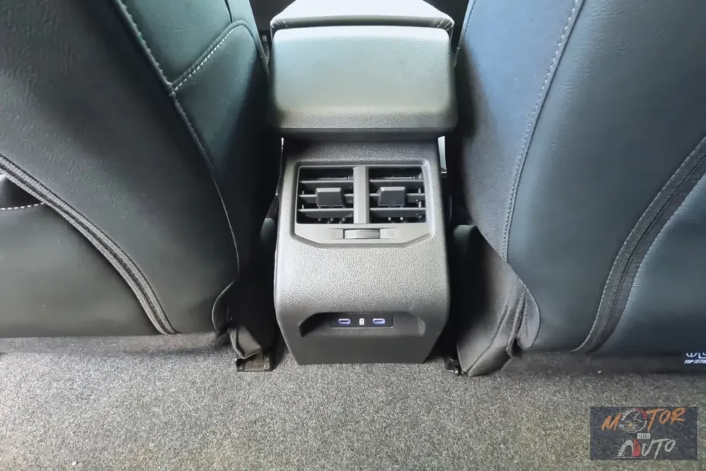 2025 Renault Scenic E-Tech Achterste ventilatieroosters en USB-C oplaadpoorten