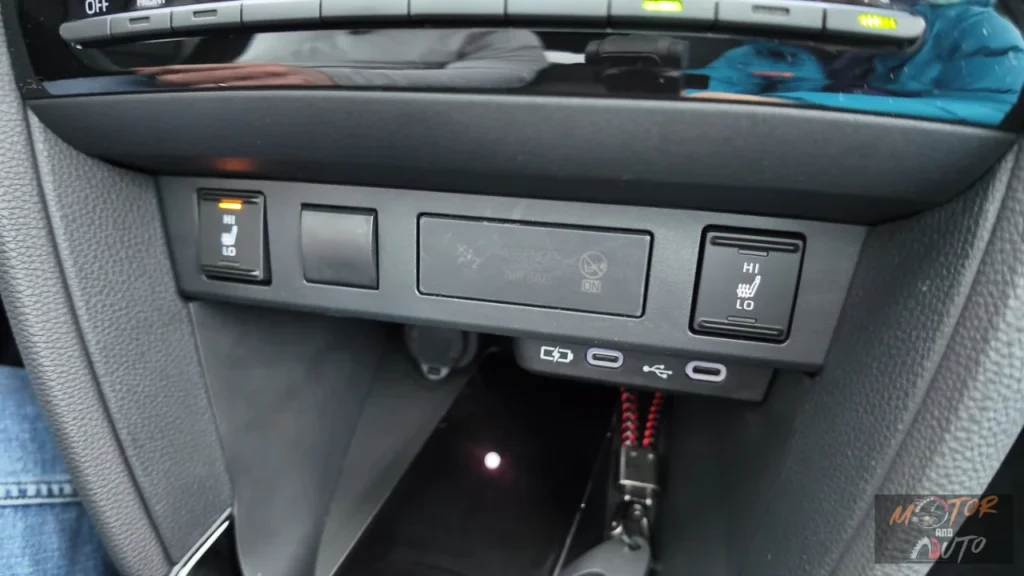 2025 Toyota Yaris Cross Stoelverwarmingsbediening