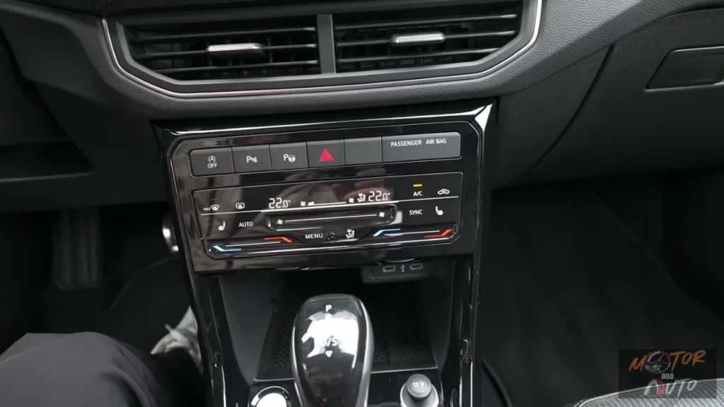 2025 Volkswagen T-Cross klimaatregelingspaneel met temperatuur- en airconditioninginstellingen