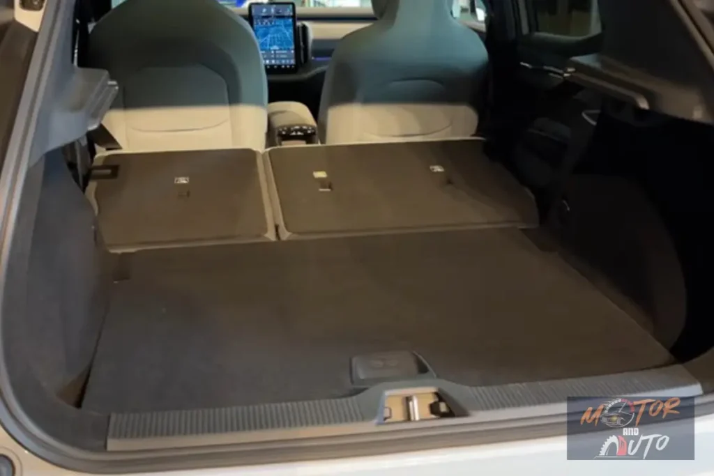 2025 Volvo EX30 SUV Bagageruimte met neergeklapte achterstoelen