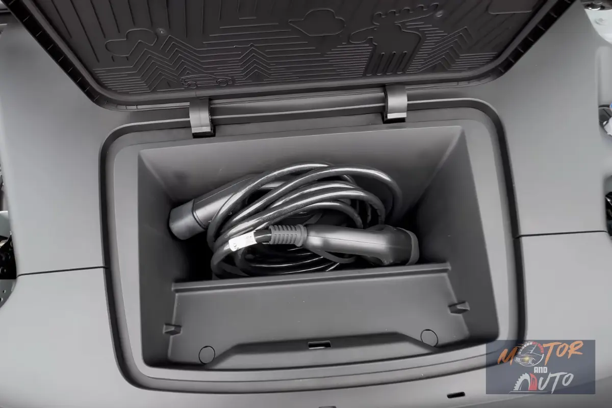 2025 Volvo EX30 Frunk