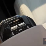2025 Volvo EX30 Raambediening in de middenconsole