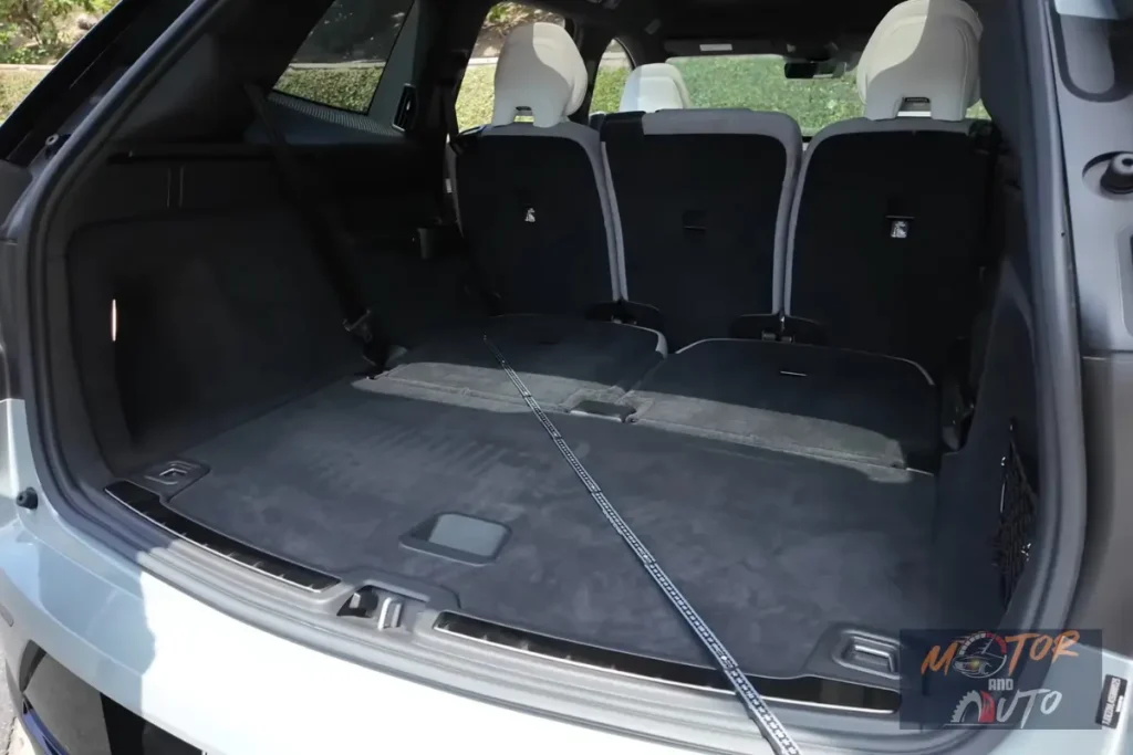 Volvo EX90 Bagageruimte met Neergeklapte Derde Rij Stoelen