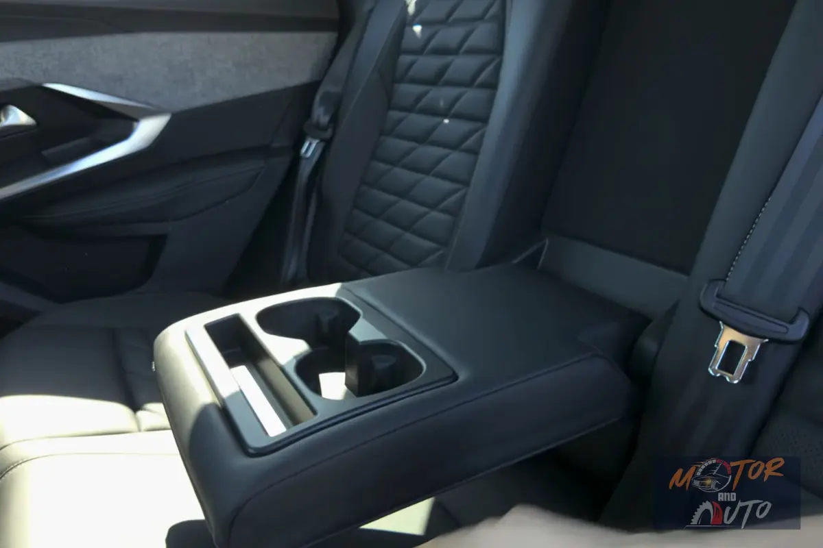 Nieuwe Peugeot E-3008 Achterstoelen armsteun met beker- en tablethouder