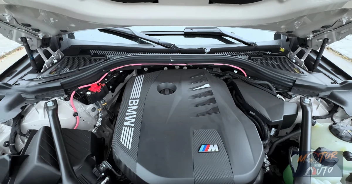 Motorruimte van de 2025 BMW X3 M50 met de 3,0L TwinPower Turbo zescilinder-in-lijn motor