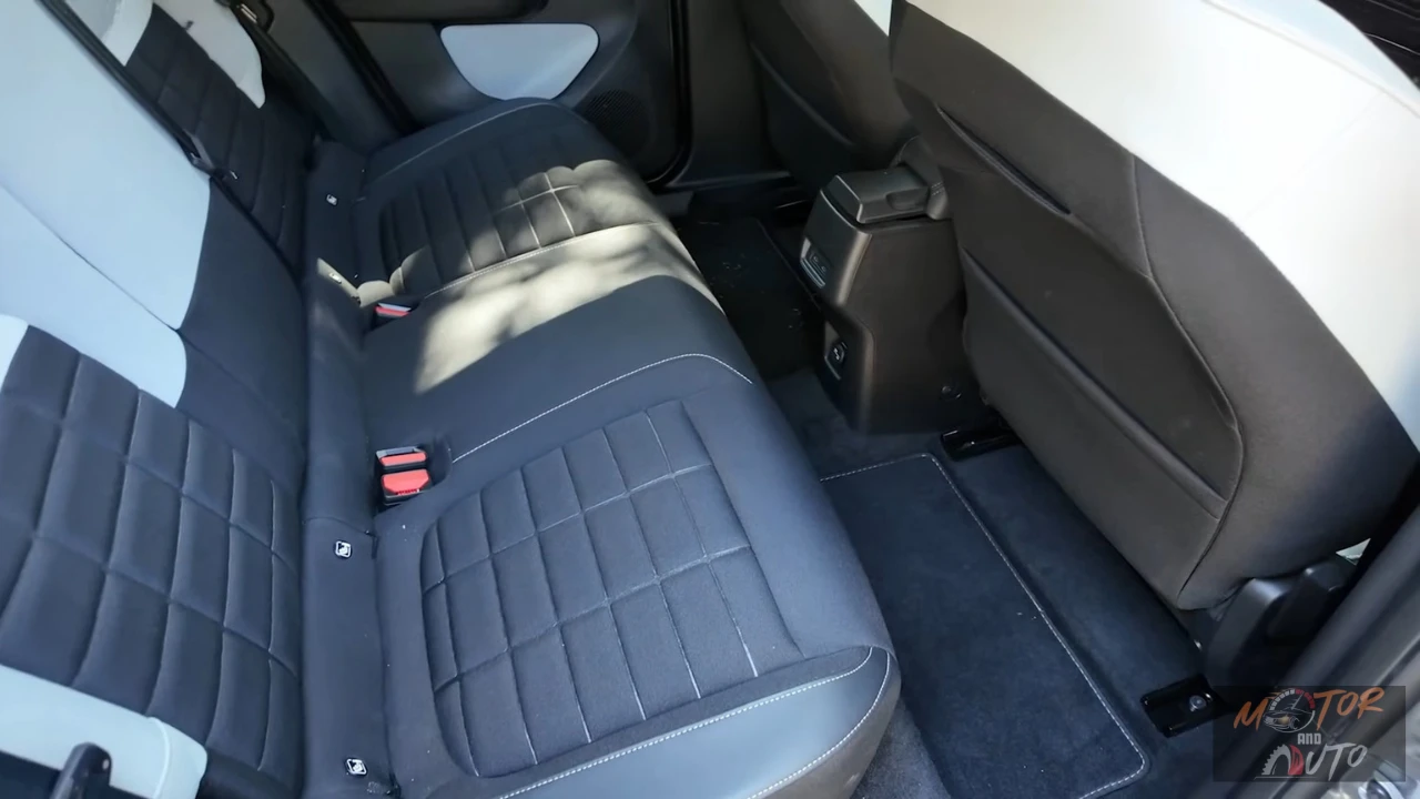 2025 Citroën ë-C3 Beenruimte op de achterbank