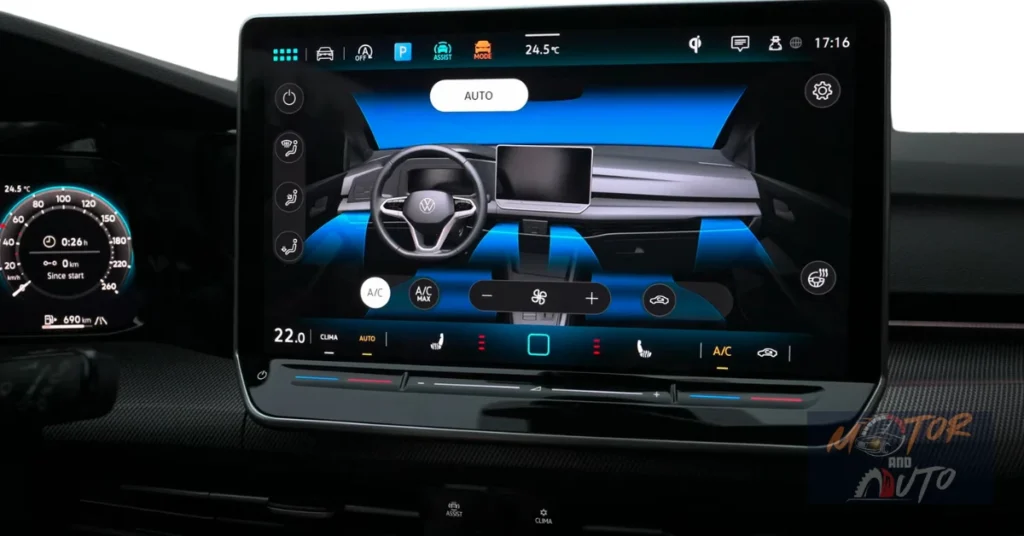 Close-up van Golf's 13-inch touchscreen met klimaatregeling en voertuiginstellingen met zichtbaar digitaal instrumentenpaneel