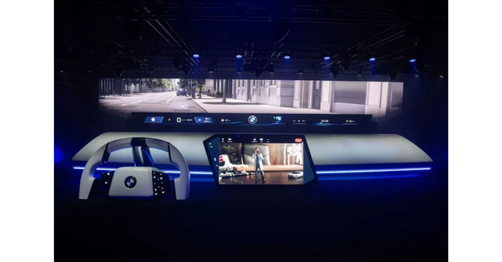 BMW's nieuwe iDrive systeem demonstreert entertainment mogelijkheden met pilaar-tot-pilaar display