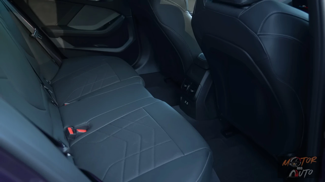 Beenruimte achterin de BMW 1-serie van 2025