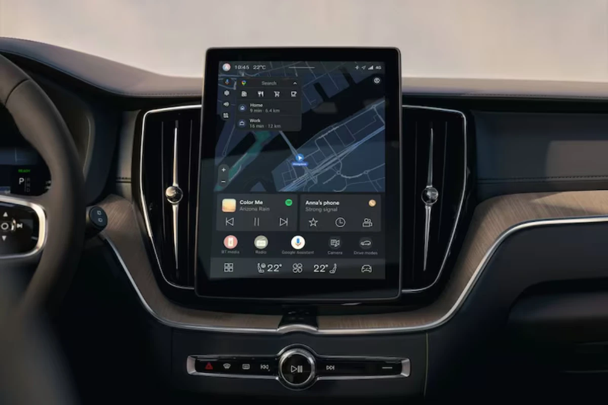 Close-up van het nieuwe 11,2-inch touchscreen met navigatie- en media-interface