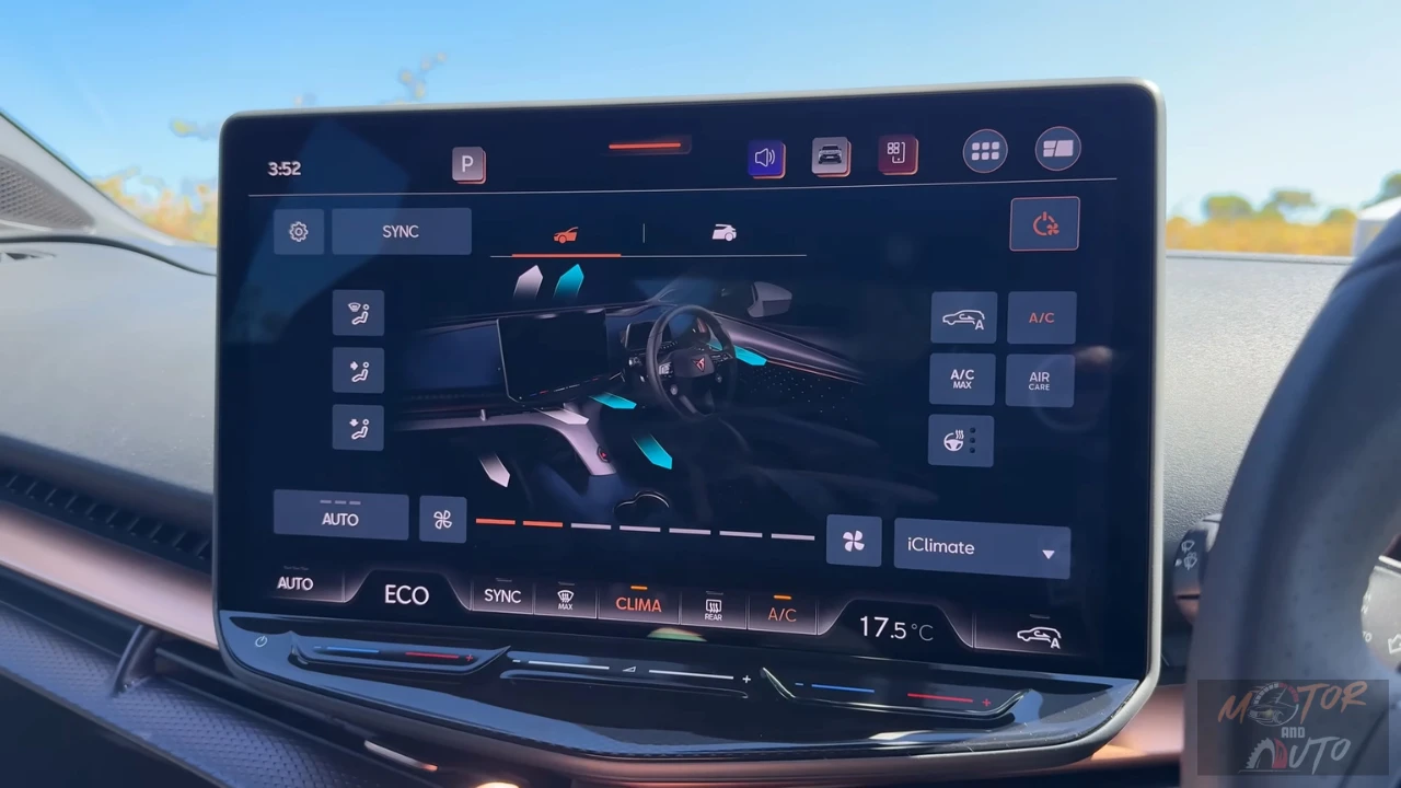 Gedetailleerd aanzicht van de 2025 CUPRA Tavascan's geavanceerde klimaatbeheersing interface met 3D cabine visualisatie, 3-zone temperatuurregeling en ECO-modus instellingen op het 15-inch touchscreen.