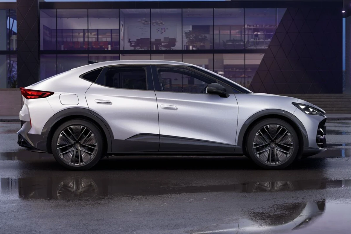 2025 CUPRA Tavascan White Silver kleur