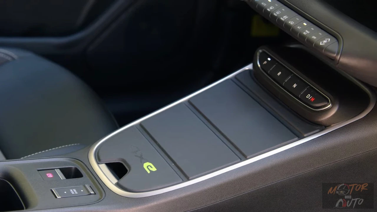 2025 Jeep Avenger Middenconsole
