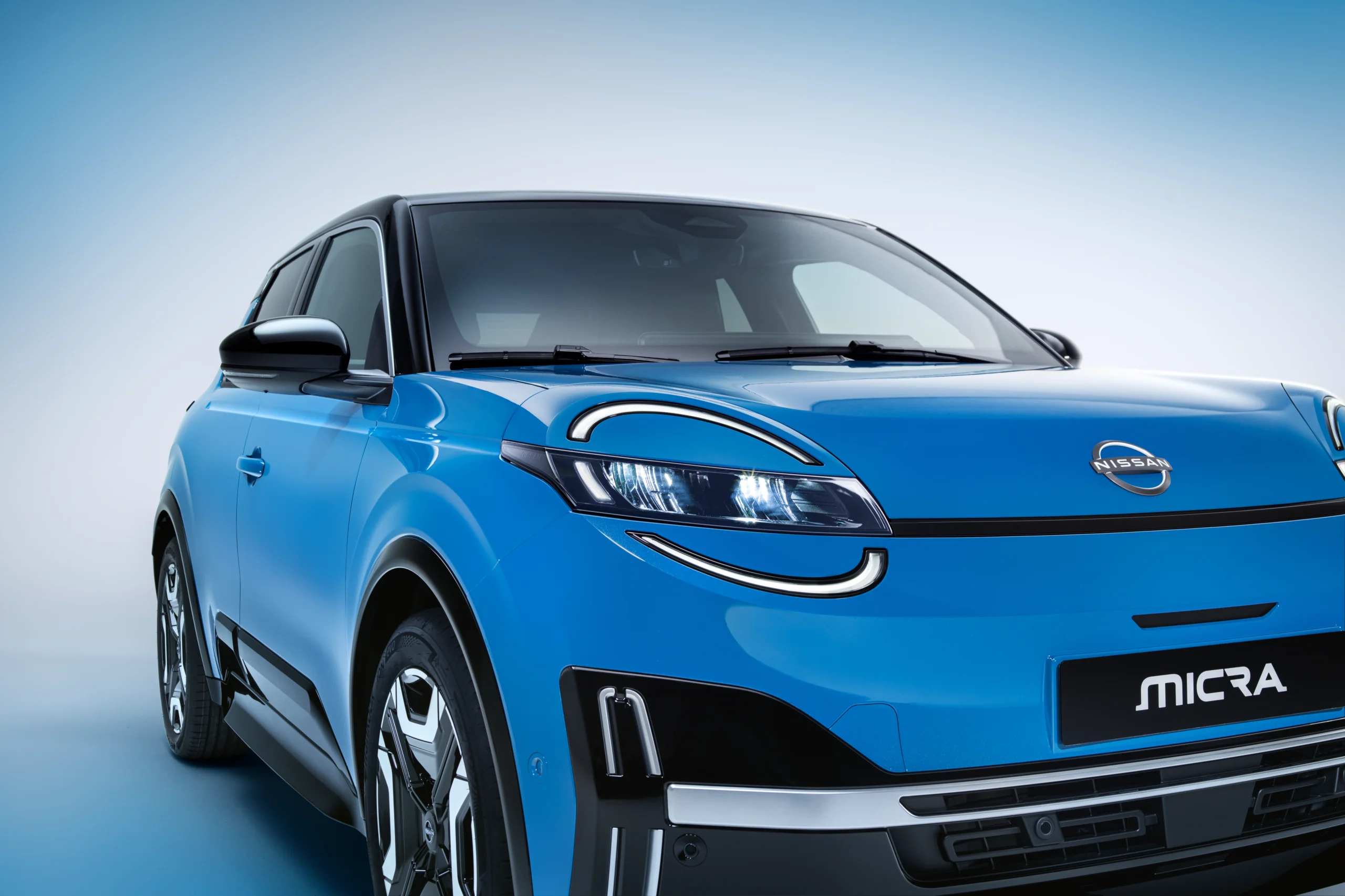 2025 Nissan Micra EV - Voor Driekwart Aanzicht