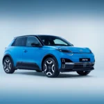 2025 Nissan Micra EV Voorkant Driekwart Aanzicht