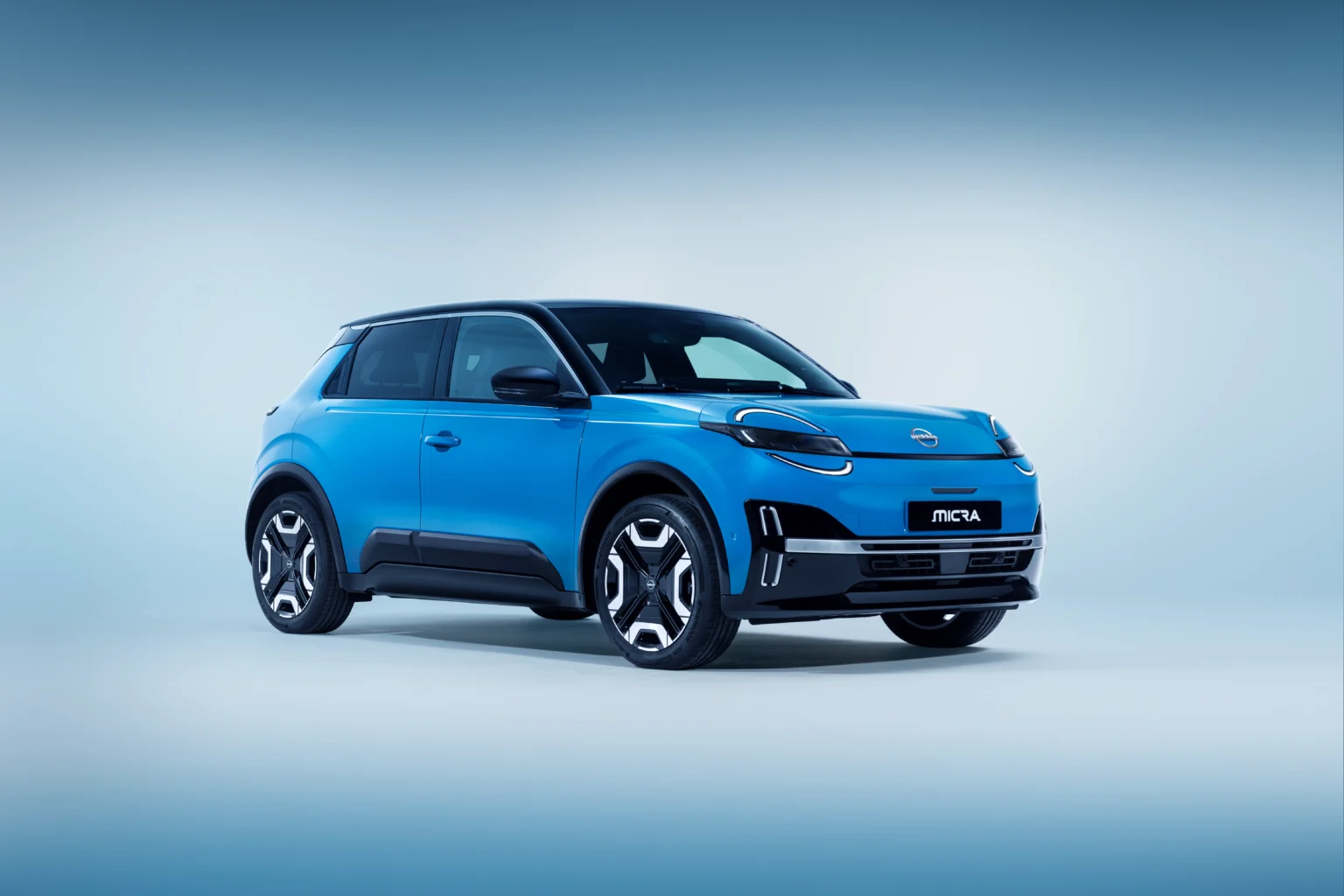 2025 Nissan Micra EV Voorkant Driekwart Aanzicht