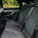 2025 Peugeot E-3008 Dual Motor - Achterbank Details met Stof Trim