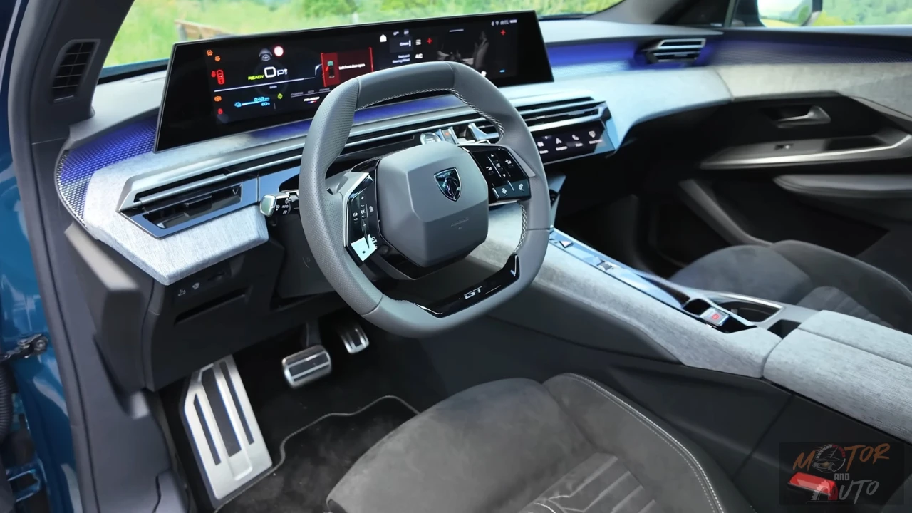 2025 Peugeot E-3008 Dual Motor - Bestuurderscockpit met Panoramisch Display