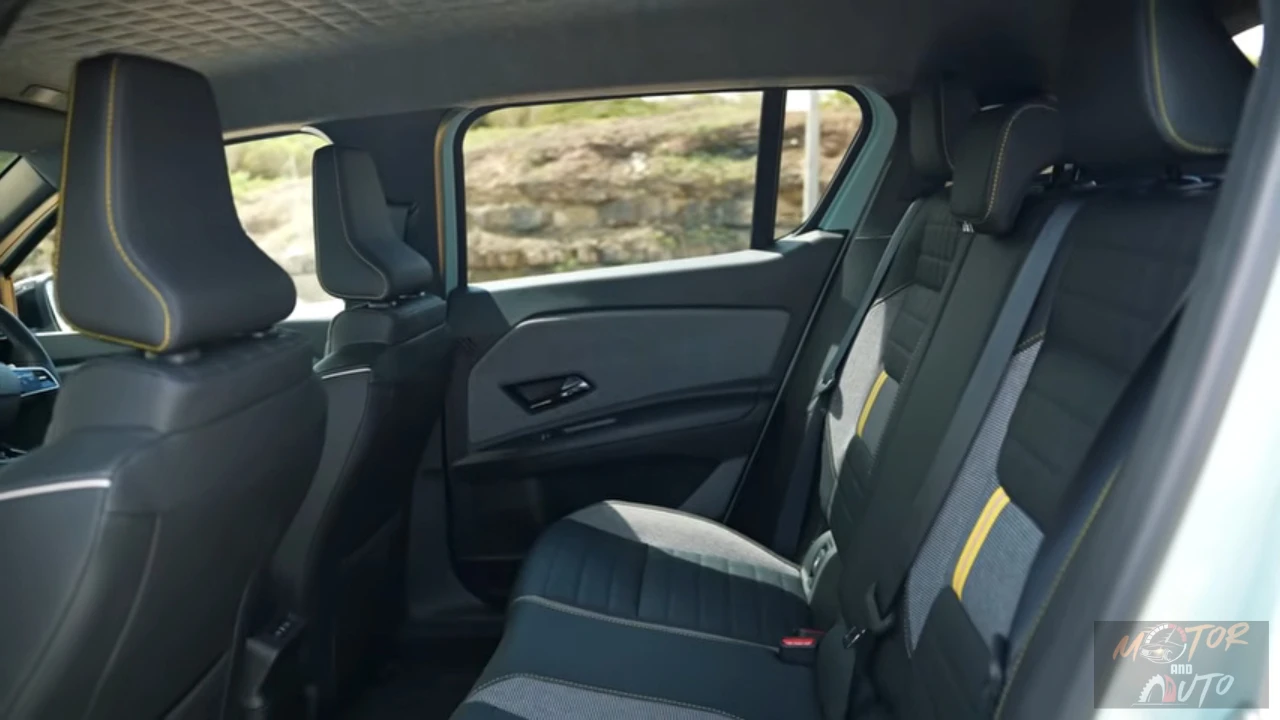 Renault 4 E-Tech Electric 2025 - Beenruimte achterin