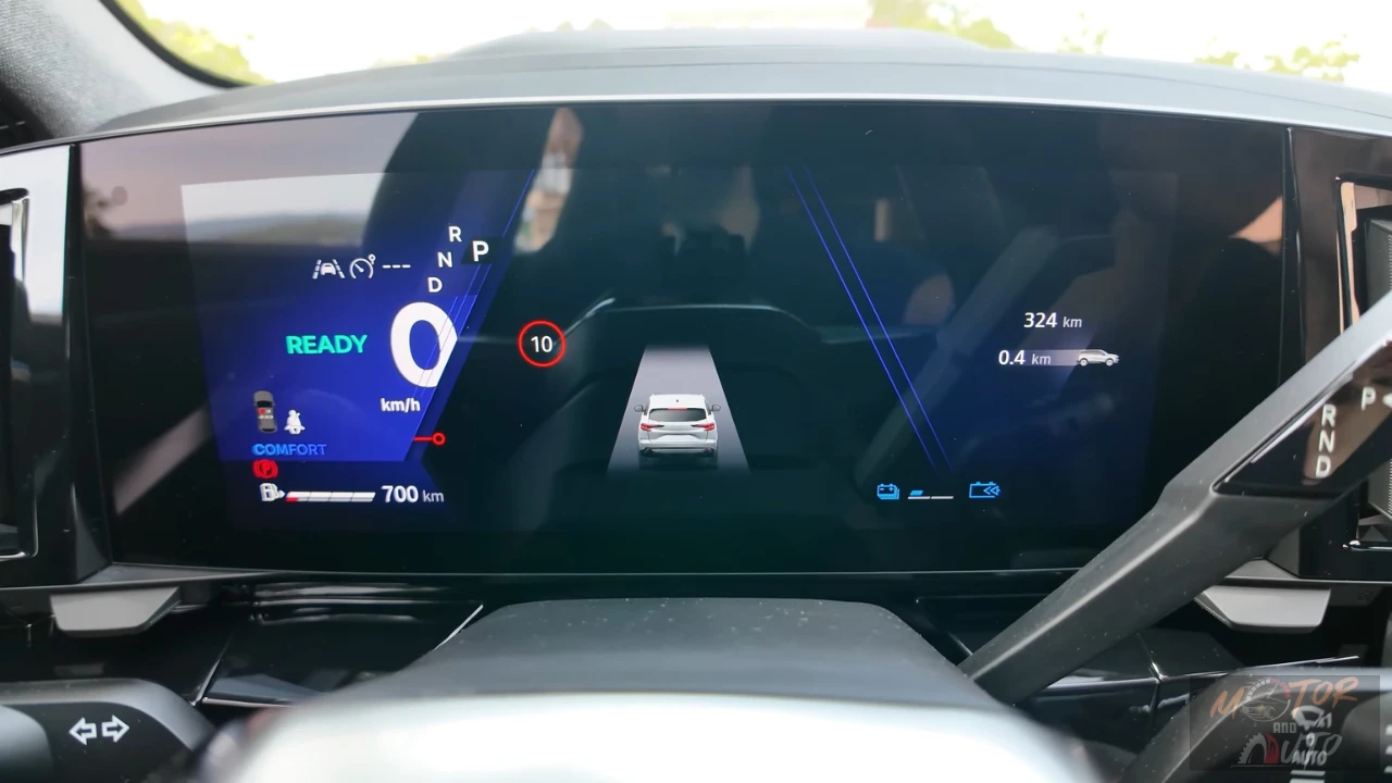 Het 12,3" OpenR instrumentenpaneel van de 2025 Renault Austral toont hybride systeem status, bereik informatie en aanpasbare bestuurders informatie in Comfort modus.