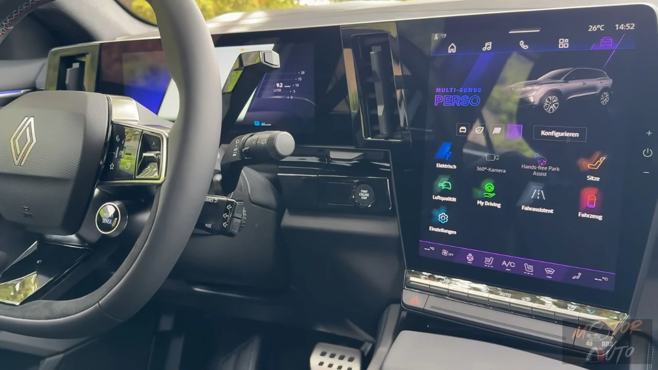 Close-up van het OpenR Link systeem van de 2025 Renault Austral toont Google Maps, Google Assistant en verschillende auto-instellingen op het 12-inch display.