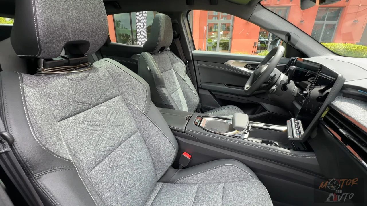 2025 Renault Austral Voorinterieur met Techno Uitvoering Stoffen Stoelen