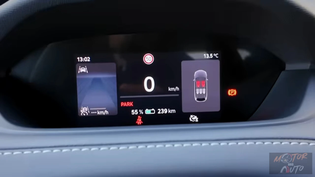 2025 Škoda Enyaq digitaal instrumentenpaneel met 0 km/u snelheid, 55% batterijniveau, 239km bereik en diverse EV-specifieke indicatoren op donkere achtergrond