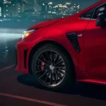 2025 Toyota GR Corolla 18-Inch Performance Wielen en Rem Detail