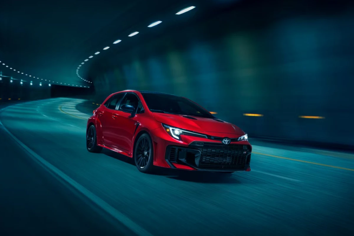 2025 Toyota GR Corolla 300PK Racend Door Ondergrondse Tunnel