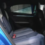 Alpine A390 achterste interieur met ruime zitplaatsen en premium gezinsgericht ontwerp