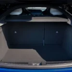 Alpine A390 bagageruimte met 532 liter kofferruimte en optionele dubbele vloerconfiguratie