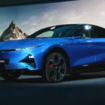 2025 Alpine A390 elektrische crossover zijprofiel met sport fastback ontwerp en 21-inch wielen