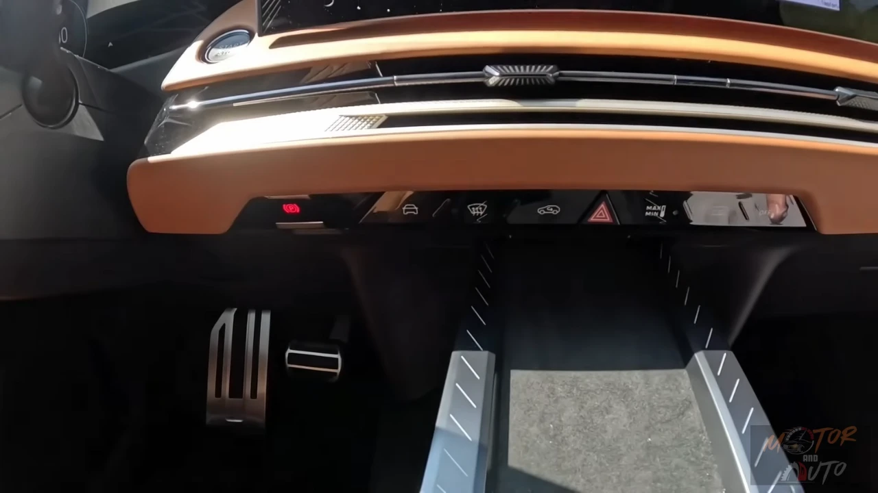 2025 DS N°8 Onderconsole Bedieningsorganen