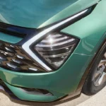 2025 Kia Sportage Hybrid LED Koplamp en Grille Detail
