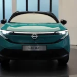 2026 Nissan Leaf Vooraanzicht met Moderne LED Licht Architectuur