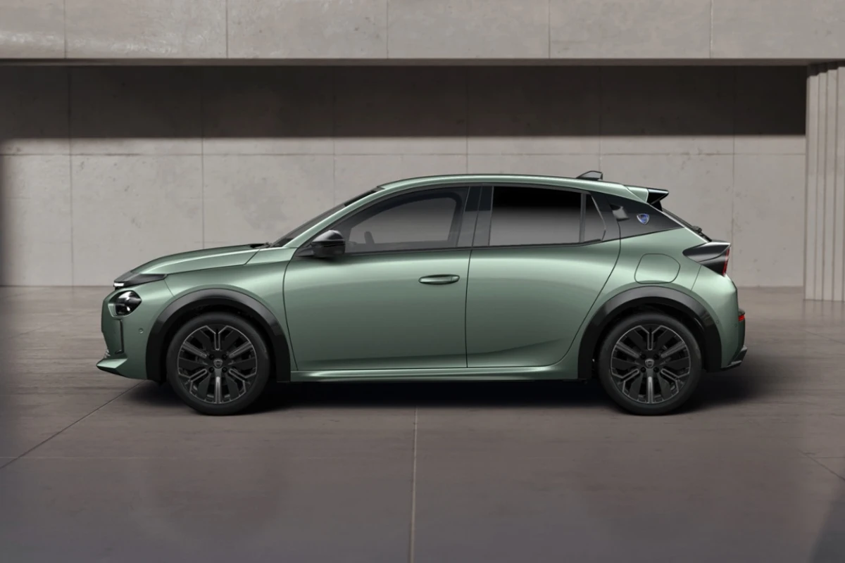 Lancia Ypsilon HF Zijprofiel - Atletische Houding met Prestatie-Verbeteringen