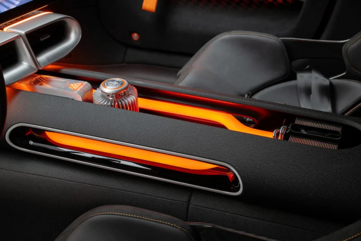 Mercedes-AMG GT XX Concept Middenconsole met Blootgestelde Structuurelementen
