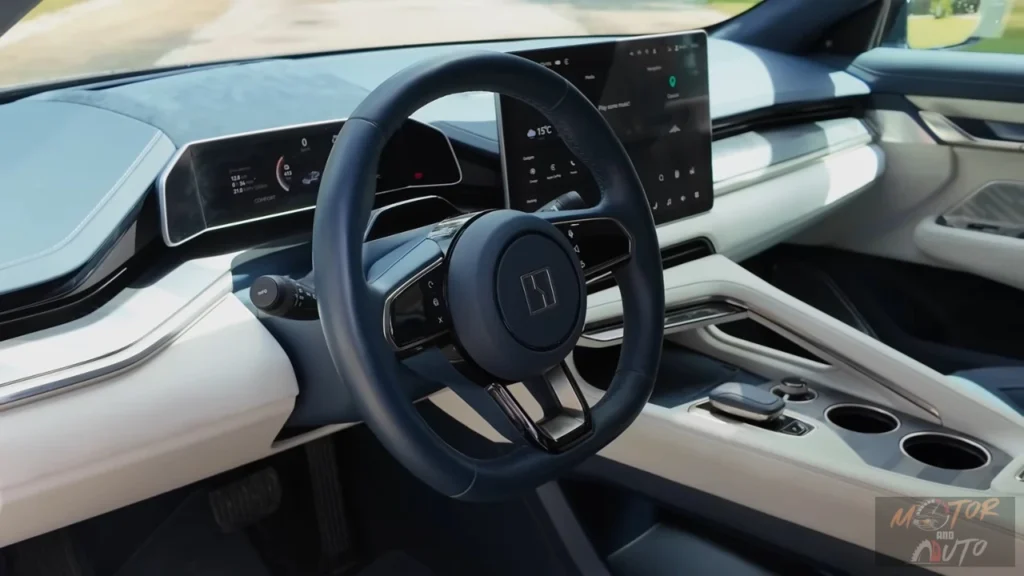 Zeekr 001 bestuurders cockpit zicht met stuurwiel met touch bediening, modern dashboard design, en premium interieur afwerking met panoramisch dak