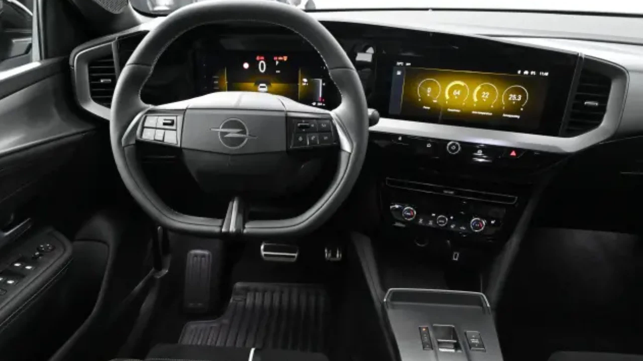 2025 Opel Mokka GSE Performance Interieur - Digitale Cockpit & Sport Features