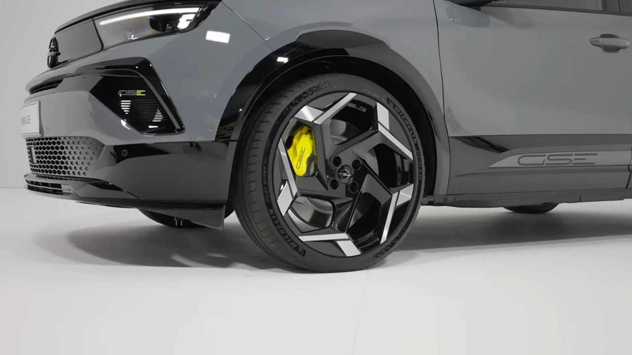 2025 Opel Mokka GSE Performance Wiel - Gele Remklauwen & 20-Inch Ontwerp
