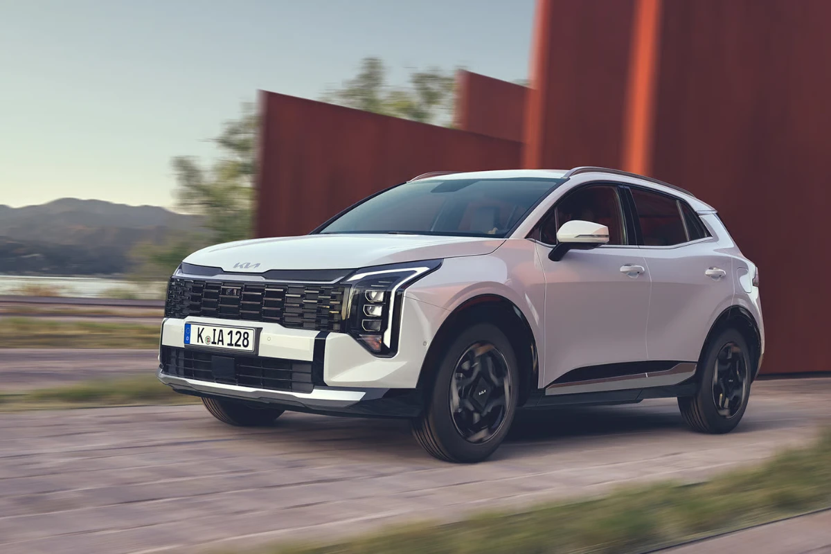 2026 Kia Sportage Plug-in Hybrid Voorkant Dynamisch Aanzicht