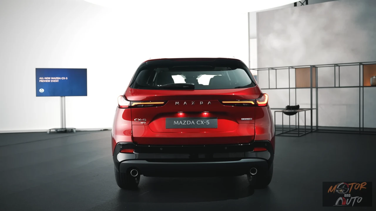 2026 Mazda CX-5 Achter Tentoonstelling Zicht bij Motor Show Debuut