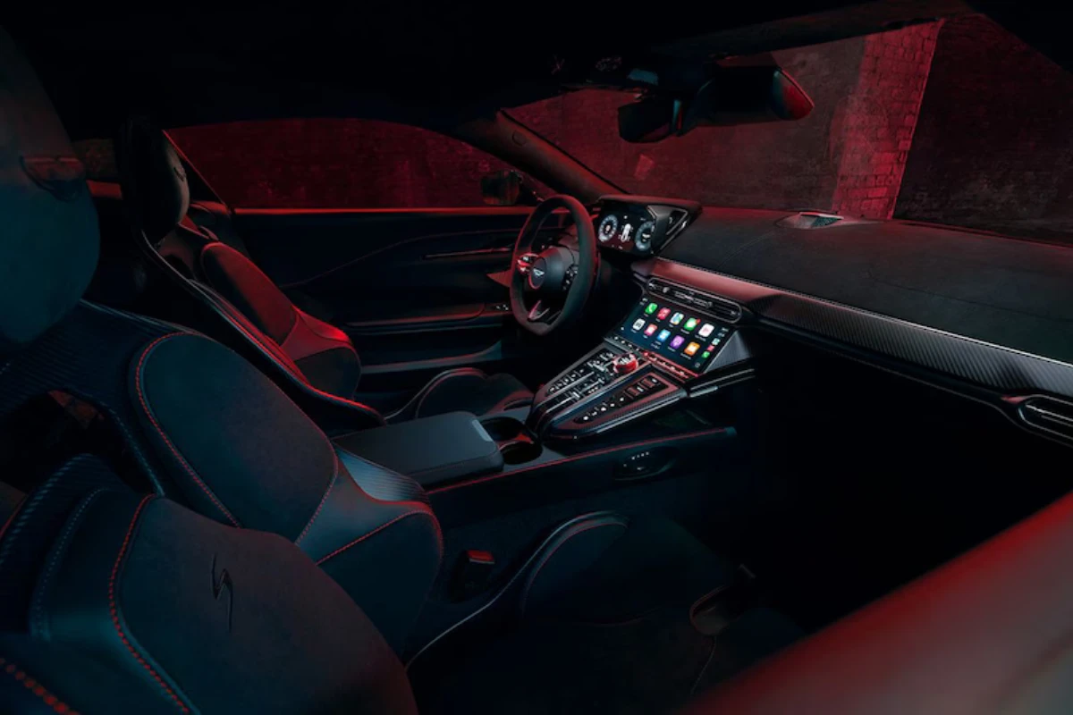 Aston Martin Vantage S Compleet Interieur met Rood Accent Pakket